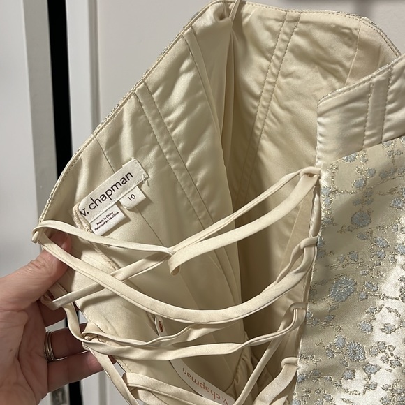 V. CHAPMAN VIRGINIA TIERED STRAPLESS CORSET MIDI DRESS - Picture 5 of 10